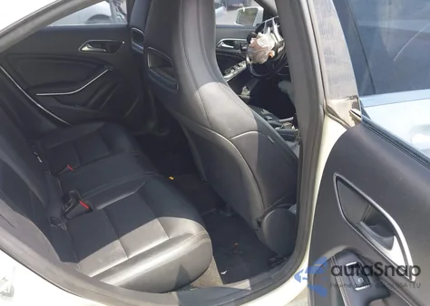 2014 Mercedes-Benz Cla 250 z USA, uszkodzony, nr VIN WDDSJ4EB3EN029614